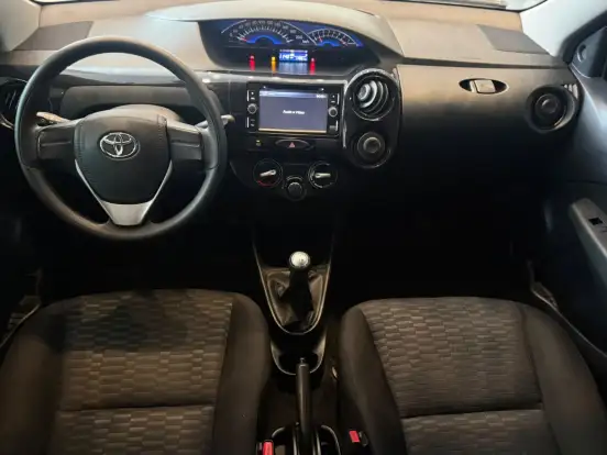 TOYOTA-ETIOS-2016