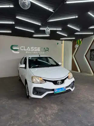 TOYOTA-ETIOS-2017