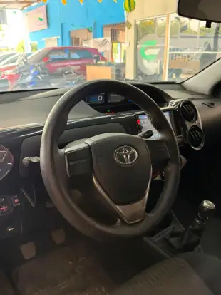 TOYOTA-ETIOS-2017