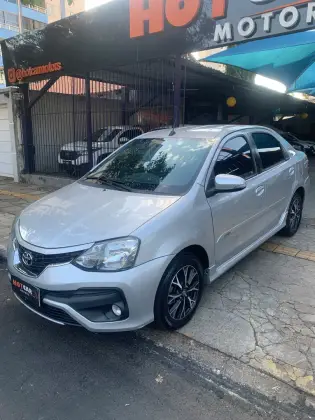 TOYOTA ETIOS 1.5 PLATINUM SEDAN 16V FLEX 4P AUTOMÁTICO