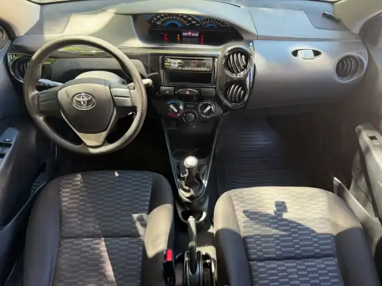 TOYOTA-ETIOS-1.5 X SEDAN 16V FLEX 4P MANUAL TOYOTA-ETIOS-2014