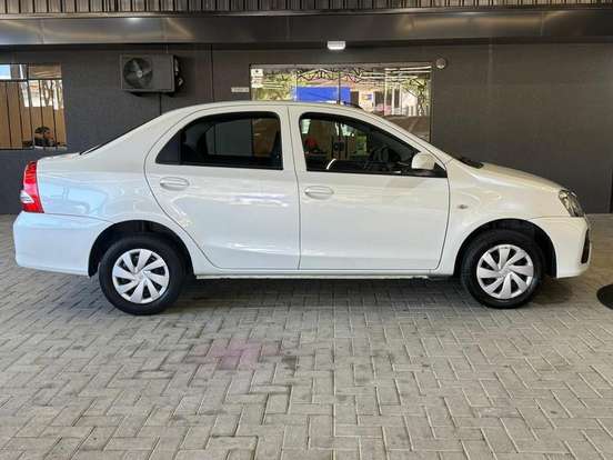 TOYOTA-ETIOS-1.3 X 16V FLEX 4P AUTOMÁTICO TOYOTA-ETIOS-2017