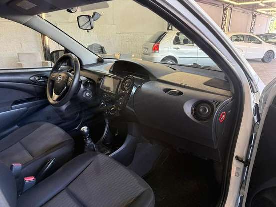 TOYOTA-ETIOS-1.3 X 16V FLEX 4P AUTOMÁTICO TOYOTA-ETIOS-2017