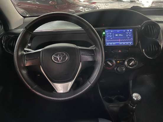 TOYOTA-ETIOS-2017