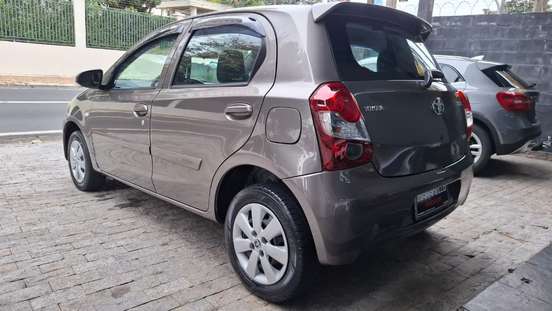 TOYOTA-ETIOS-2016