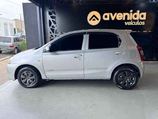 TOYOTA-ETIOS-1.3 X 16V FLEX 4P MANUAL TOYOTA-ETIOS-2014