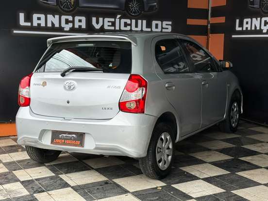 TOYOTA-ETIOS-2017