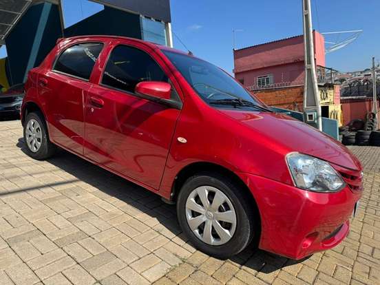 TOYOTA-ETIOS-1.3 X 16V FLEX 4P MANUAL TOYOTA-ETIOS-2015