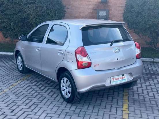 TOYOTA-ETIOS-2018