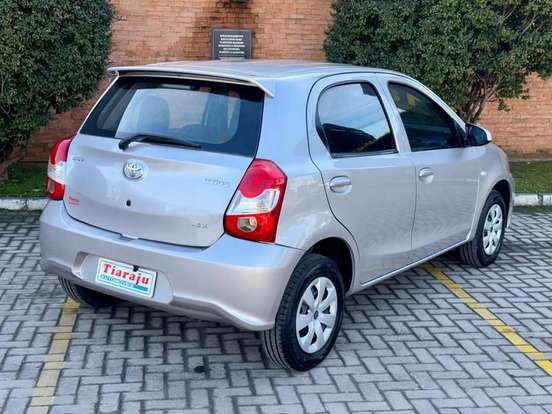 TOYOTA-ETIOS-2018