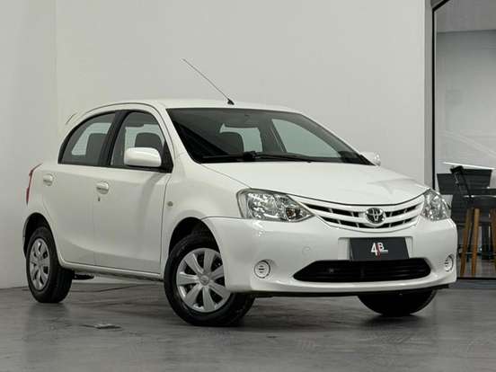 TOYOTA-ETIOS-2013