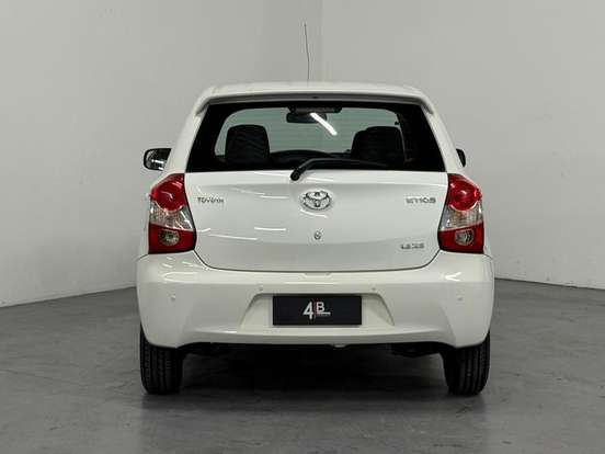 TOYOTA-ETIOS-2013
