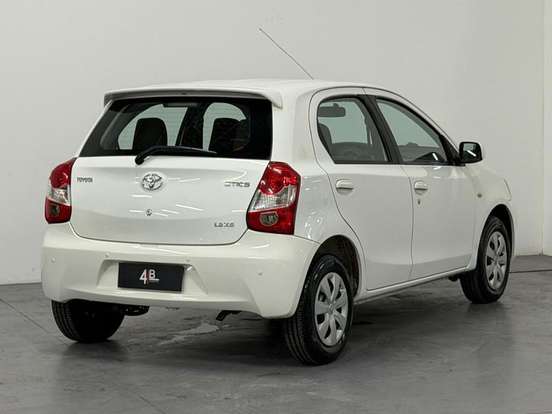TOYOTA-ETIOS-1.3 XS 16V FLEX 4P MANUAL TOYOTA-ETIOS-2013