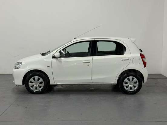 TOYOTA-ETIOS-2013