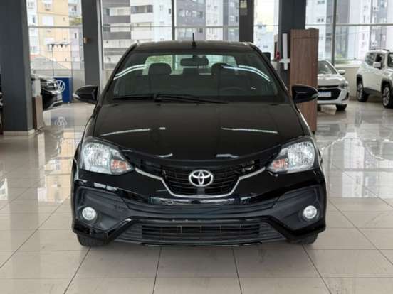 TOYOTA-ETIOS-2018