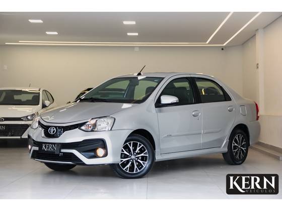 TOYOTA ETIOS 1.5 PLATINUM SEDAN 16V FLEX 4P AUTOMÁTICO