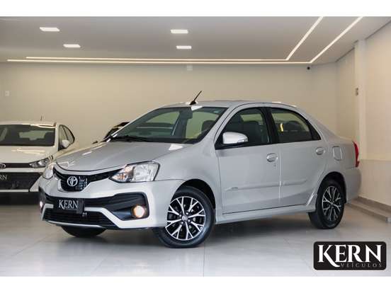 TOYOTA-ETIOS-2017