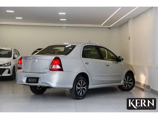 TOYOTA-ETIOS-1.5 PLATINUM SEDAN 16V FLEX 4P AUTOMÁTICO TOYOTA-ETIOS-2017