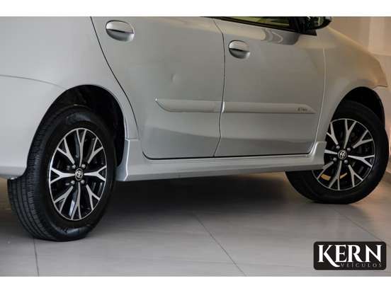 TOYOTA-ETIOS-1.5 PLATINUM SEDAN 16V FLEX 4P AUTOMÁTICO TOYOTA-ETIOS-2017