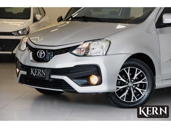 TOYOTA-ETIOS-1.5 PLATINUM SEDAN 16V FLEX 4P AUTOMÁTICO TOYOTA-ETIOS-2017