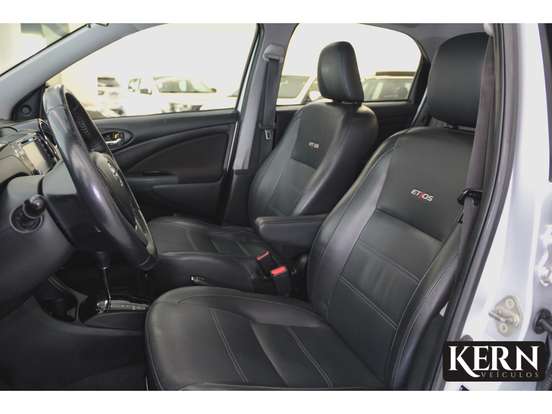 TOYOTA-ETIOS-1.5 PLATINUM SEDAN 16V FLEX 4P AUTOMÁTICO TOYOTA-ETIOS-2017