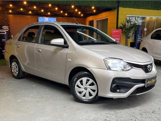 TOYOTA-ETIOS-2017