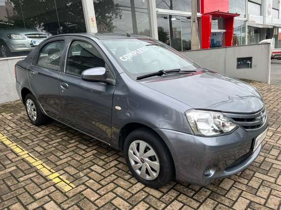 TOYOTA-ETIOS-2013