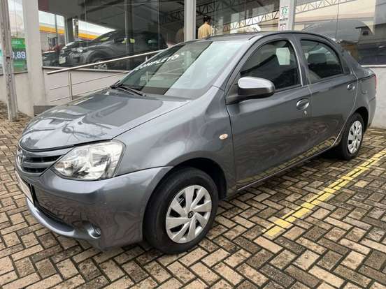 TOYOTA-ETIOS-2013