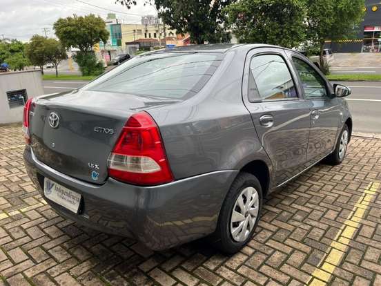 TOYOTA-ETIOS-2013