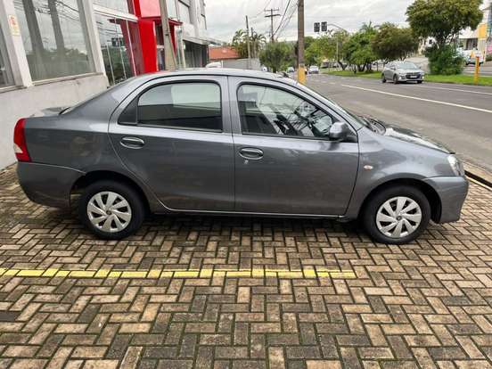 TOYOTA-ETIOS-2013