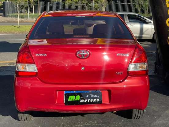 TOYOTA-ETIOS-2016