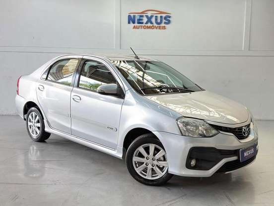 TOYOTA-ETIOS-2017