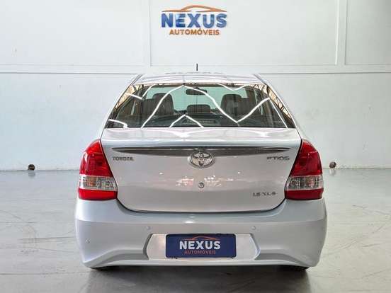 TOYOTA-ETIOS-2017