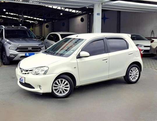 TOYOTA-ETIOS-2014