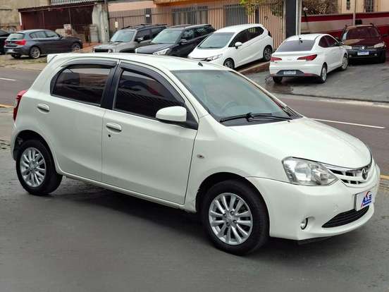 TOYOTA-ETIOS-1.5 XLS 16V FLEX 4P MANUAL TOYOTA-ETIOS-2014