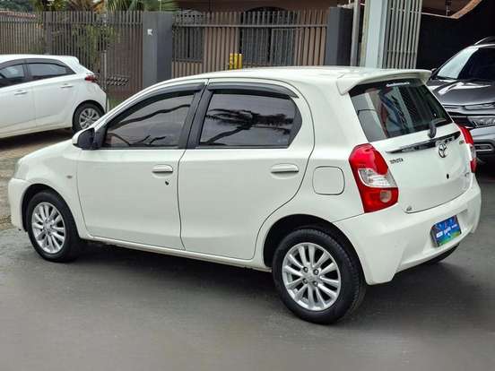 TOYOTA-ETIOS-1.5 XLS 16V FLEX 4P MANUAL TOYOTA-ETIOS-2014