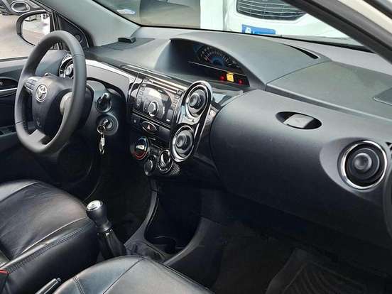 TOYOTA-ETIOS-1.5 XLS 16V FLEX 4P MANUAL TOYOTA-ETIOS-2014