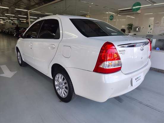 TOYOTA-ETIOS-1.5 XLS SEDAN 16V FLEX 4P MANUAL TOYOTA-ETIOS-2015