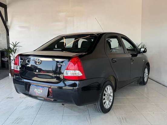 TOYOTA-ETIOS-1.5 XLS SEDAN 16V FLEX 4P MANUAL TOYOTA-ETIOS-2013