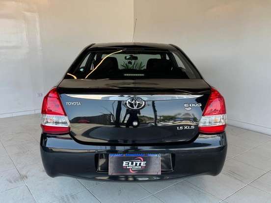 TOYOTA-ETIOS-1.5 XLS SEDAN 16V FLEX 4P MANUAL TOYOTA-ETIOS-2013