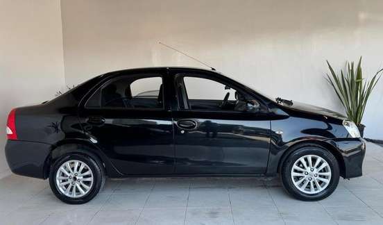 TOYOTA-ETIOS-1.5 XLS SEDAN 16V FLEX 4P MANUAL TOYOTA-ETIOS-2013