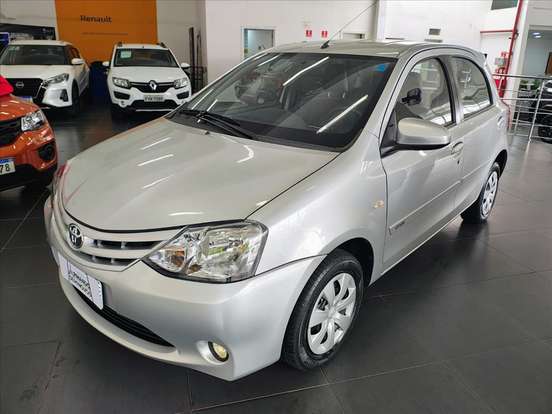 TOYOTA-ETIOS-1.5 XS 16V FLEX 4P MANUAL TOYOTA-ETIOS-2014