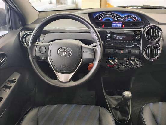 TOYOTA-ETIOS-1.5 XS 16V FLEX 4P MANUAL TOYOTA-ETIOS-2014