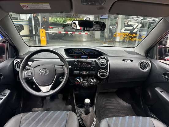 TOYOTA-ETIOS-2014