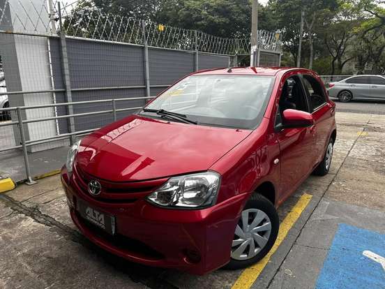 TOYOTA-ETIOS-1.5 XS 16V FLEX 4P MANUAL TOYOTA-ETIOS-2014