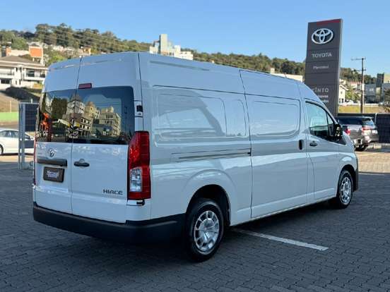 TOYOTA-HIACE-2025
