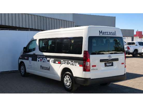 TOYOTA-HIACE-2025