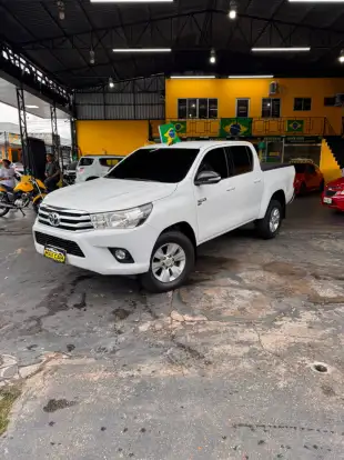 TOYOTA-HILUX-2017