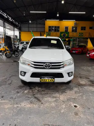 TOYOTA-HILUX-2017