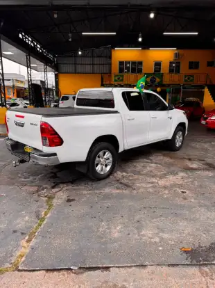 TOYOTA-HILUX-2.7 SR 4X2 CD 16V FLEX 4P AUTOMÁTICO TOYOTA-HILUX-2017